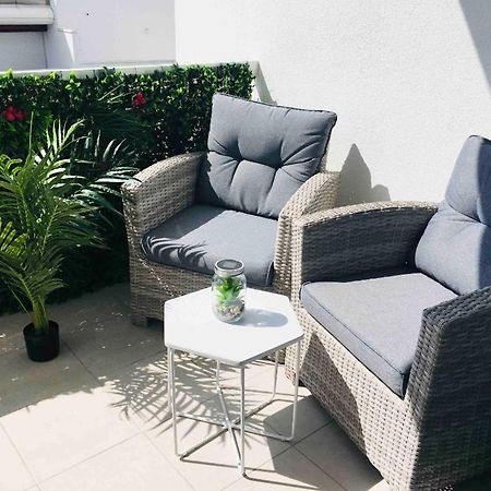 studio 25m2 climatisé - wifi gratuit - situé 150 metres mer - parking - avec balcon La Grande Motte Extérieur photo