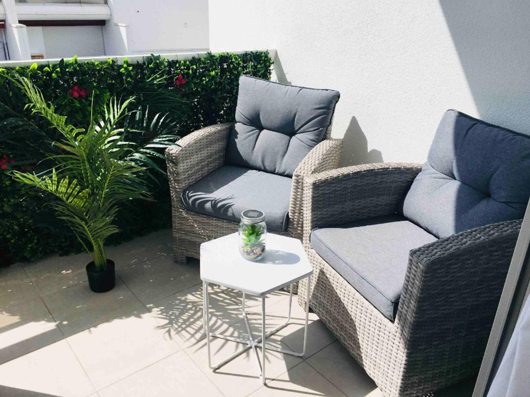 studio 25m2 climatisé - wifi gratuit - situé 150 metres mer - parking - avec balcon La Grande Motte Extérieur photo